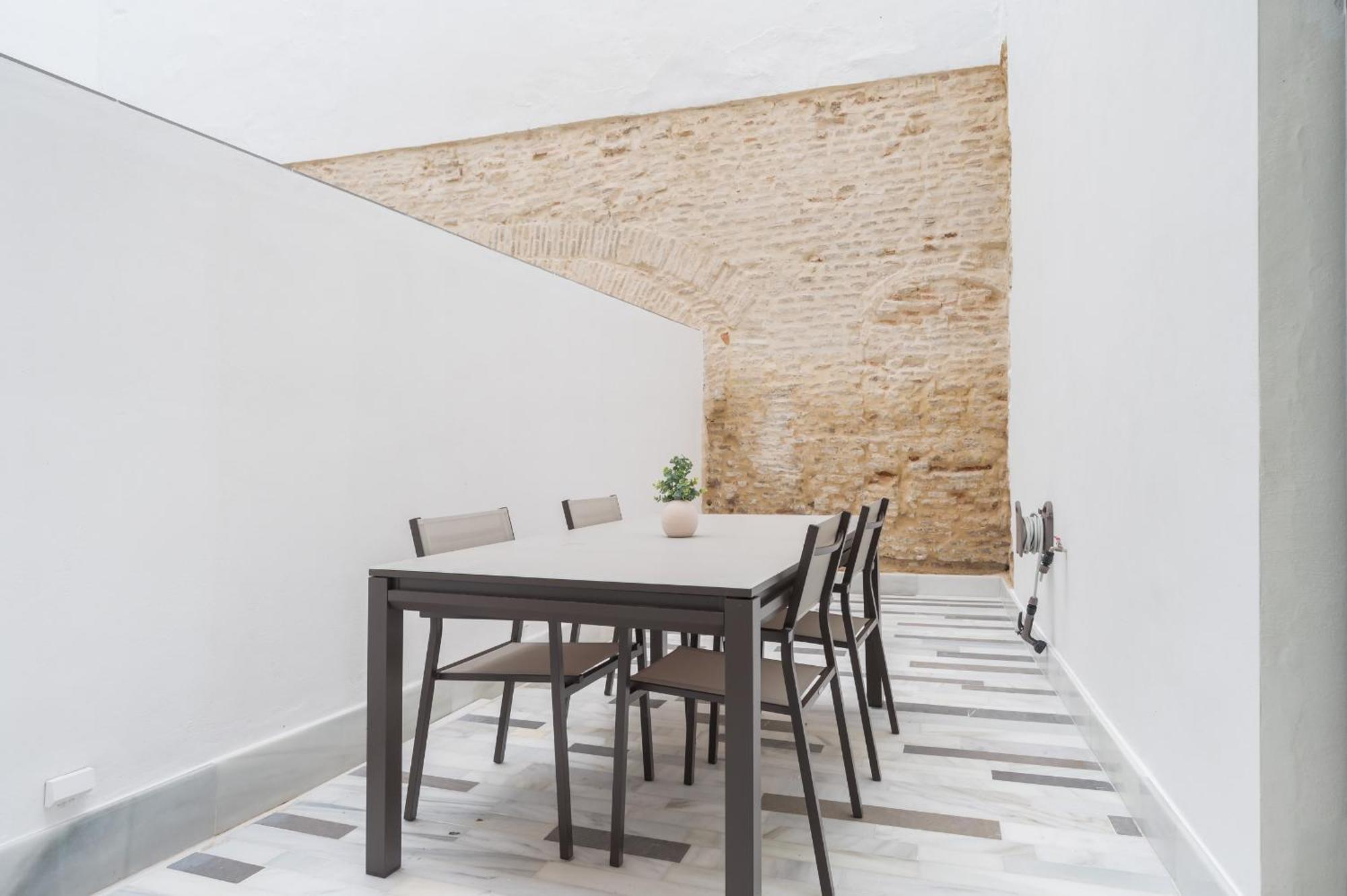 New Design Apartment - Private Patio - Gallos 2 إشبيلية المظهر الخارجي الصورة