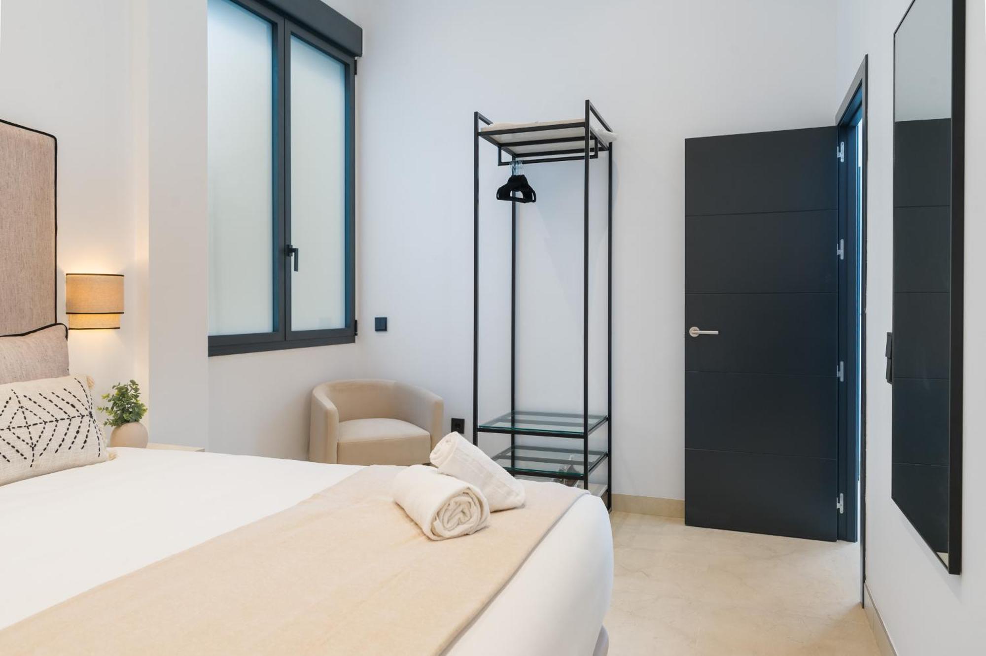 New Design Apartment - Private Patio - Gallos 2 إشبيلية المظهر الخارجي الصورة