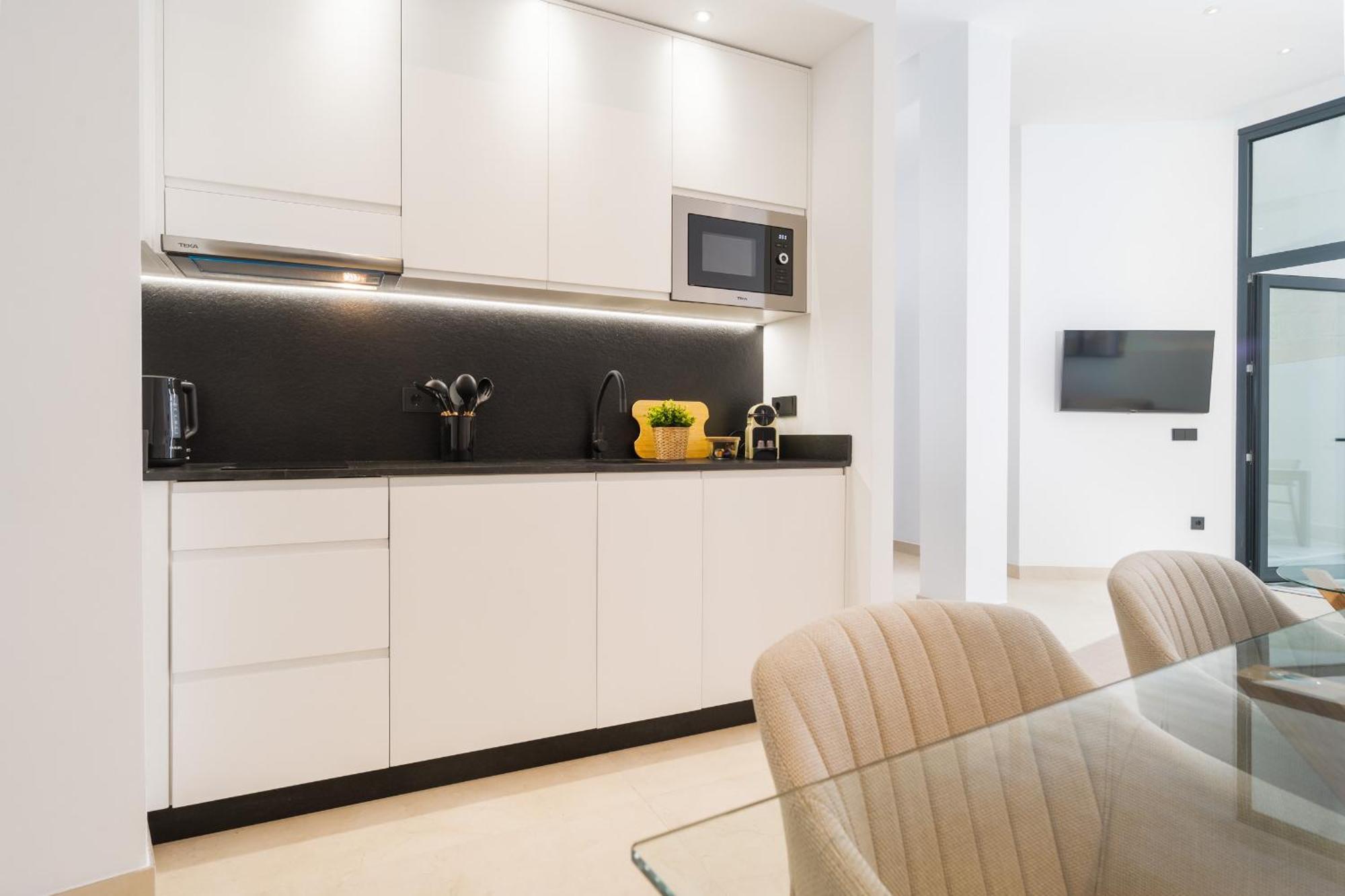 New Design Apartment - Private Patio - Gallos 2 إشبيلية المظهر الخارجي الصورة